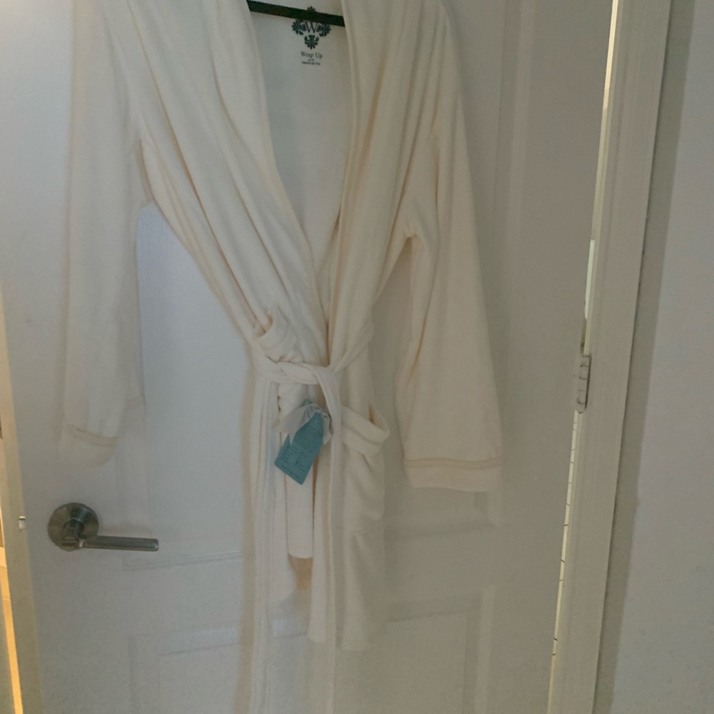 Wrap up by vp bathrobe